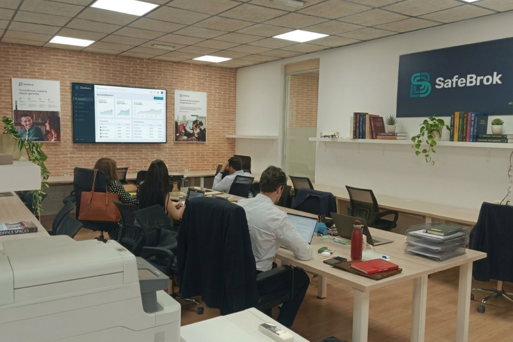 SafeBrok supera los 500 profesionales y colaboradores en Espana y continua reforzando su red